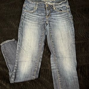 American eagle skinny jeans size 2.